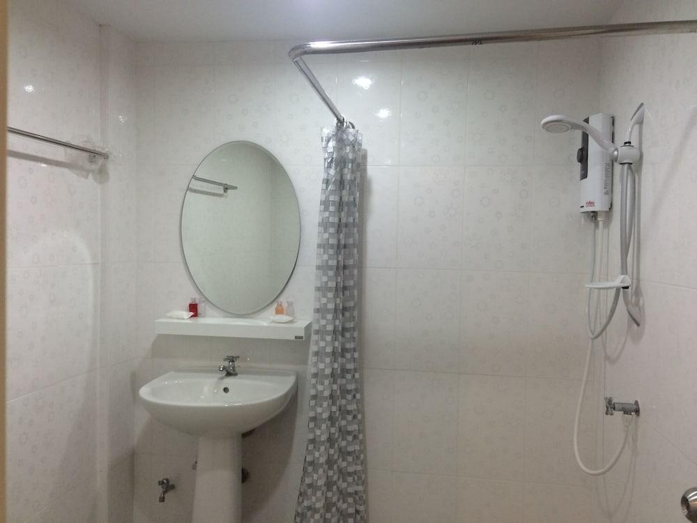Double Dd House At Mrt Sutthisarn Bangkok Kültér fotó