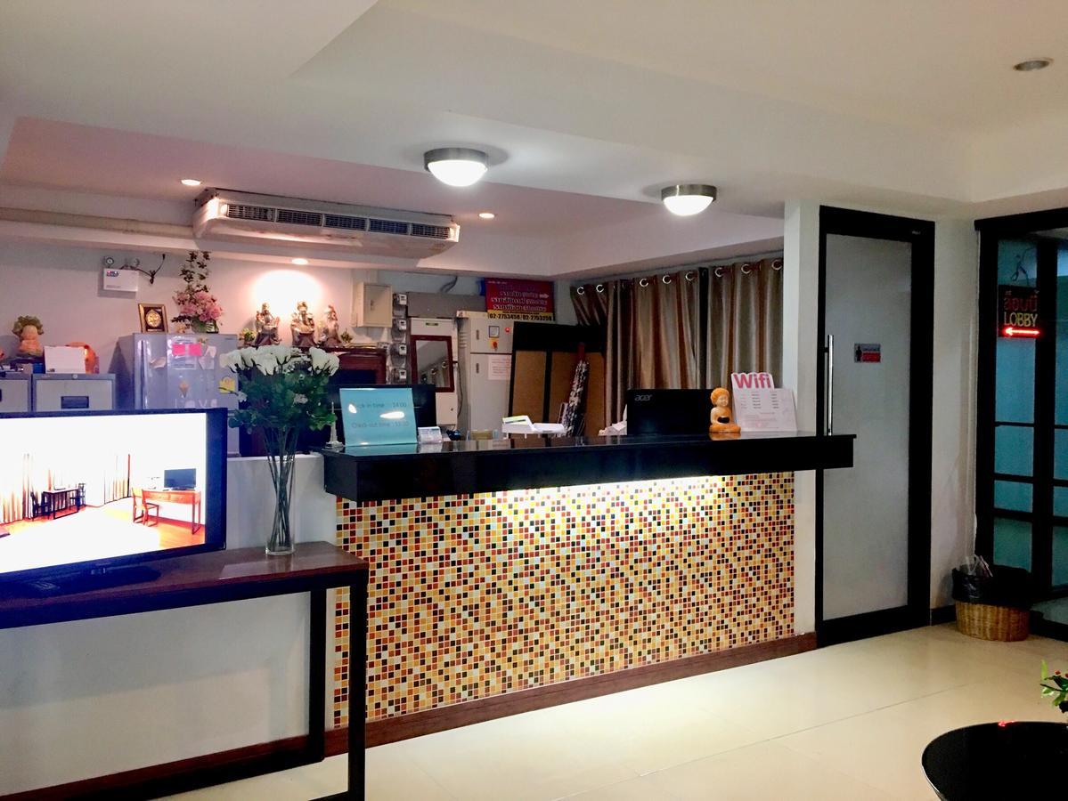 Double Dd House At Mrt Sutthisarn Bangkok Kültér fotó